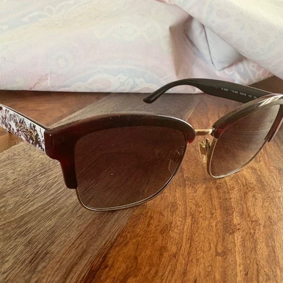 Burberry sunglasses - Picture 6 of 6